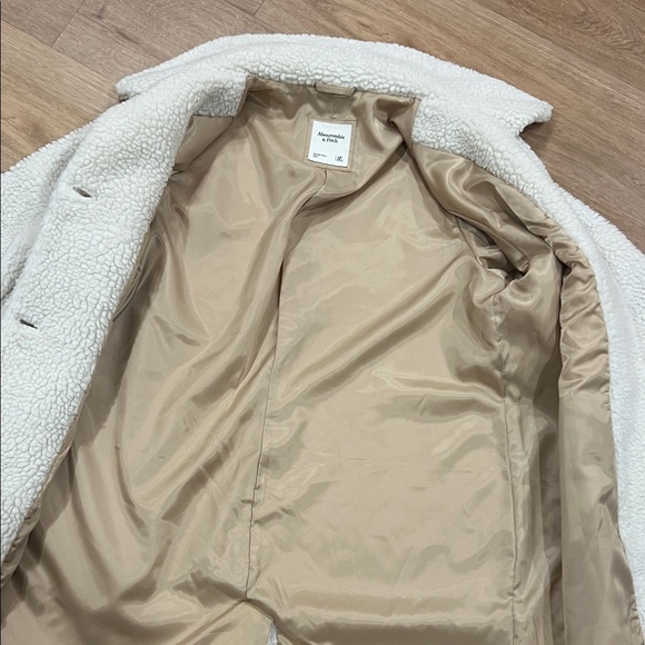 Abercrombie & Fitch Cream Teddy Jacket - Picture 5 of 5